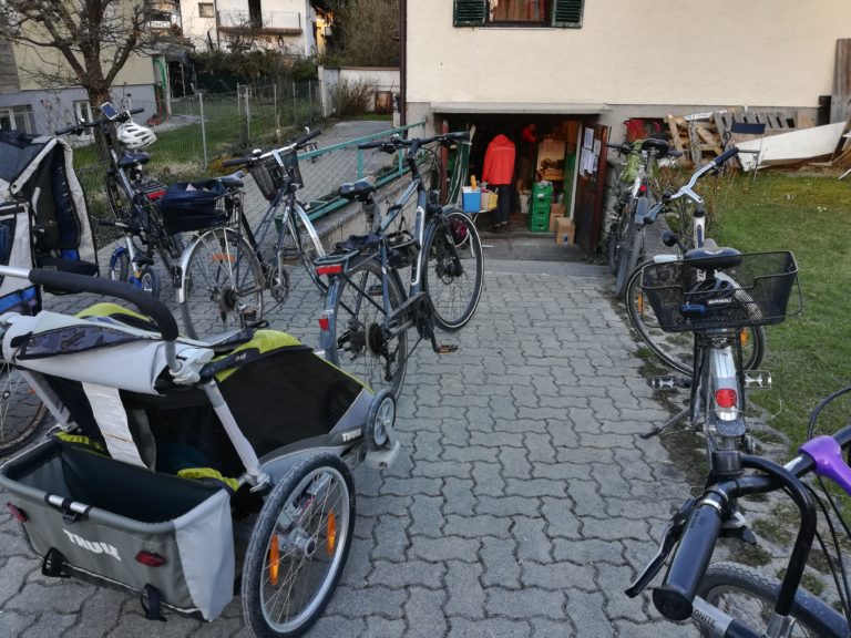 Fahrräder vor Foodcoop